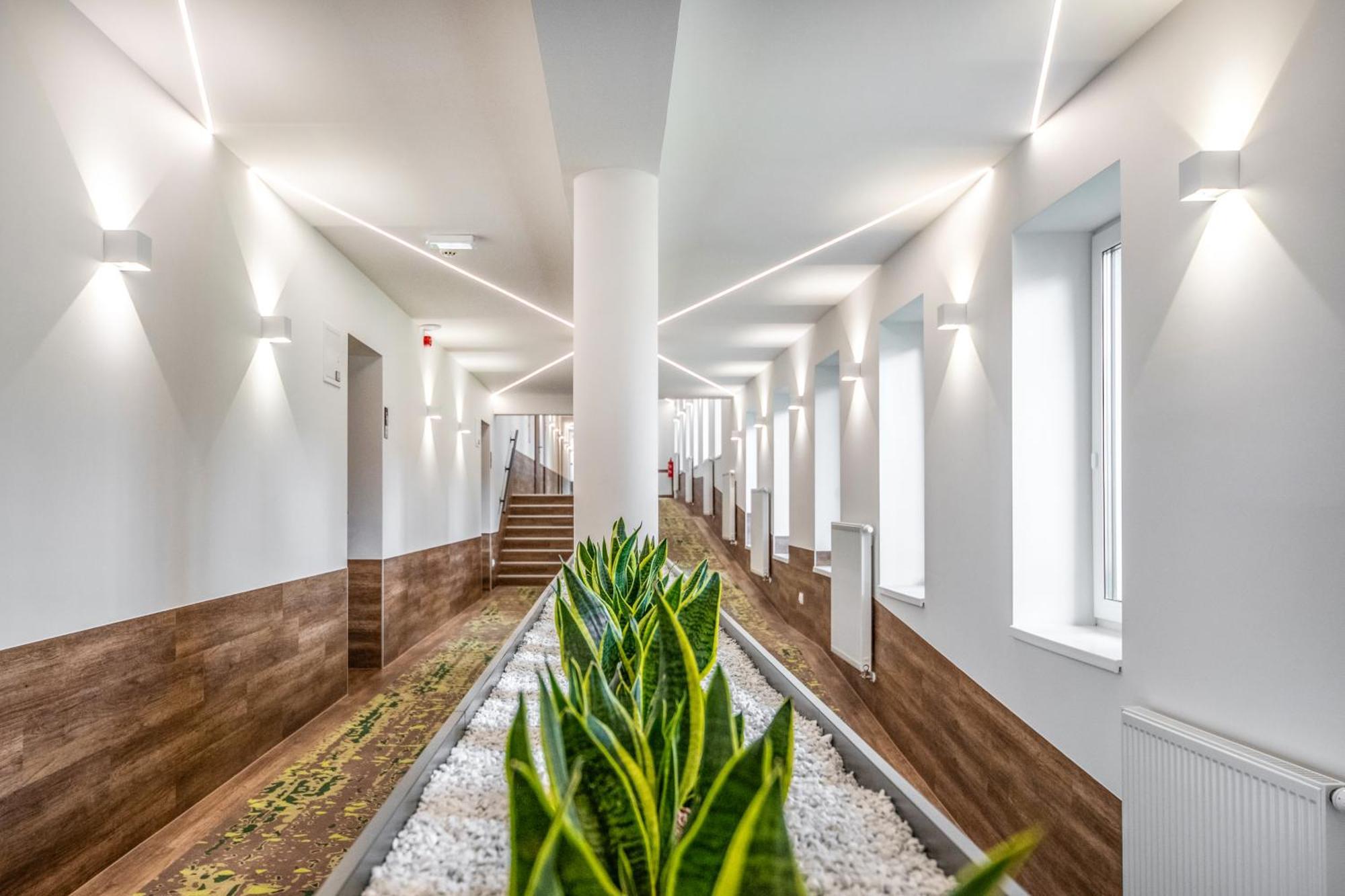Szarvaskut Hotel Зирц Экстерьер фото