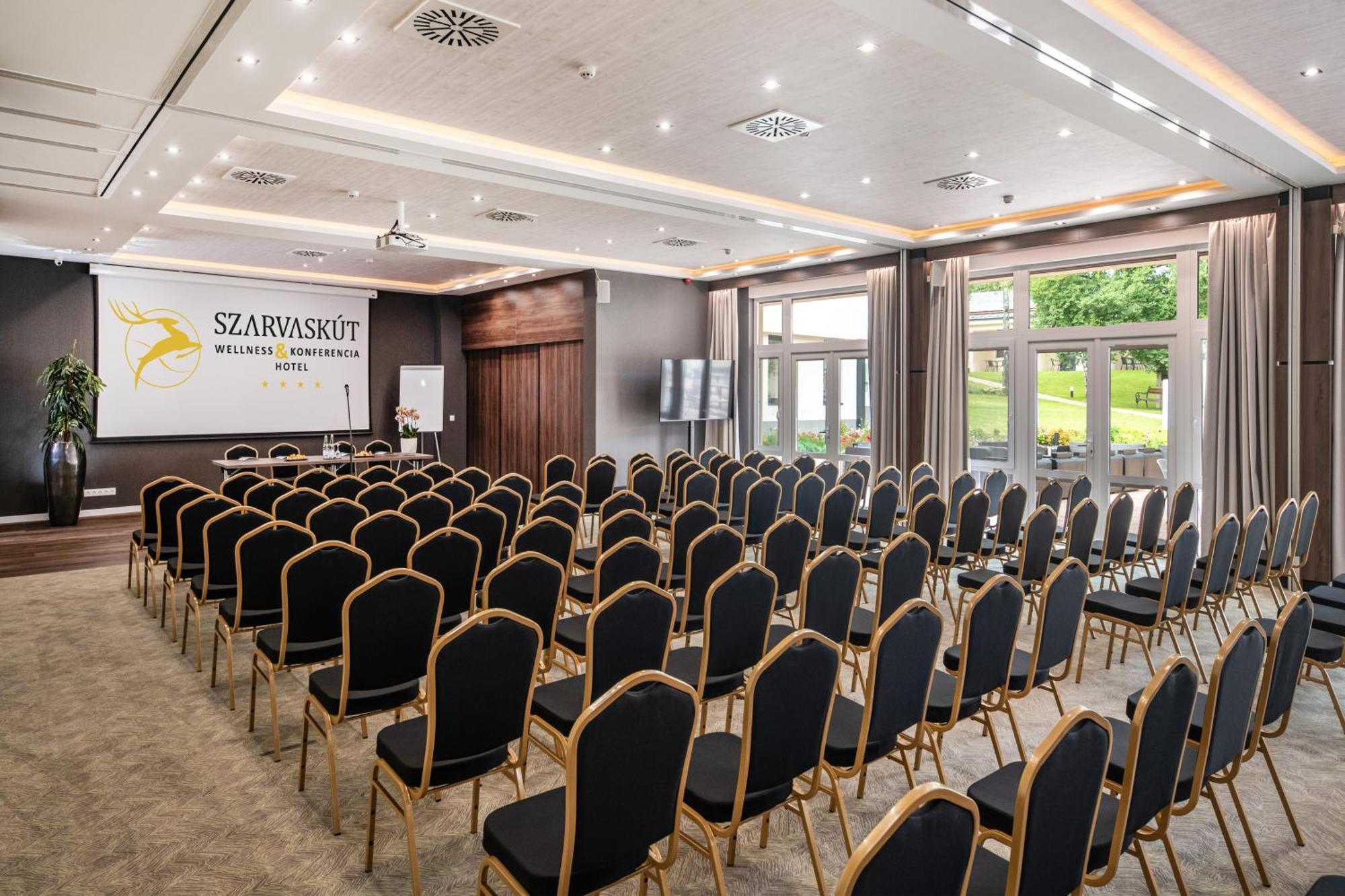 Szarvaskut Hotel Зирц Экстерьер фото