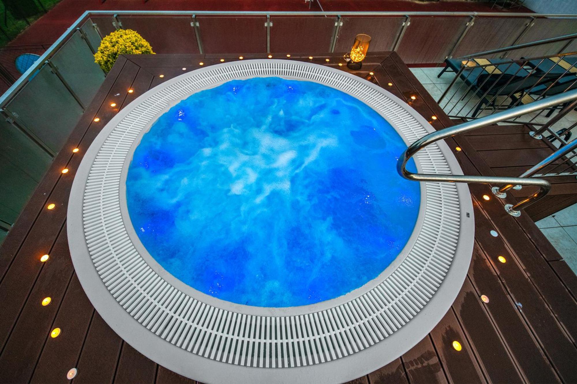 Szarvaskut Hotel Зирц Экстерьер фото