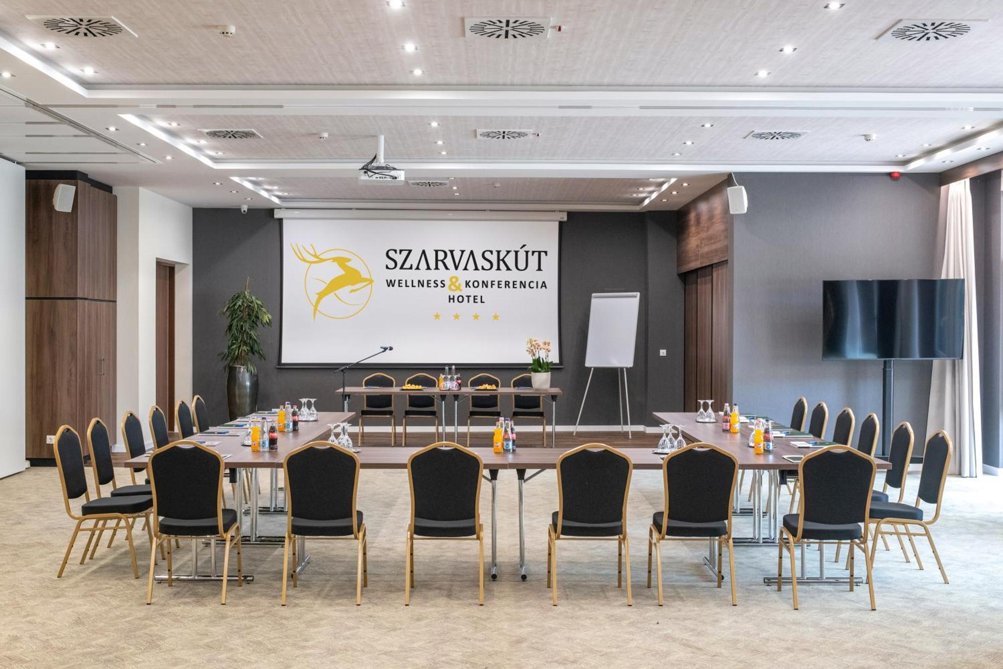 Szarvaskut Hotel Зирц Экстерьер фото