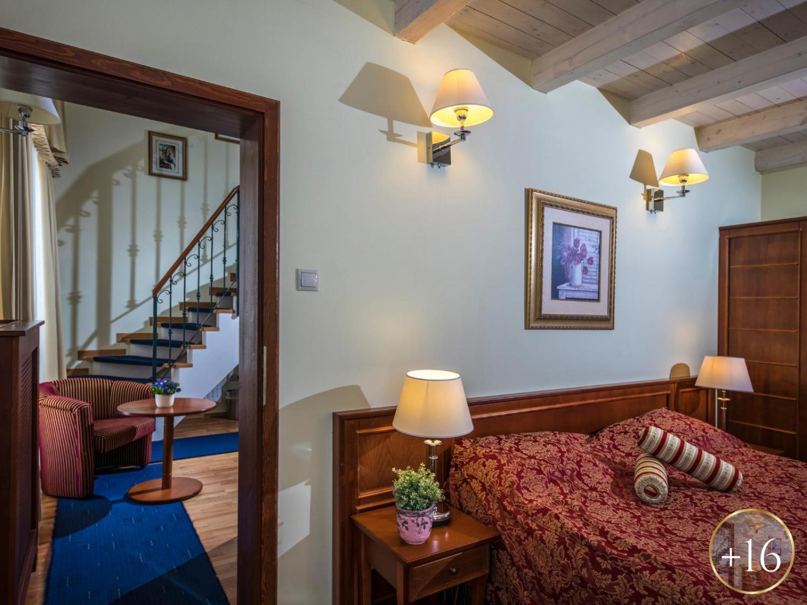 Szarvaskut Hotel Зирц Экстерьер фото