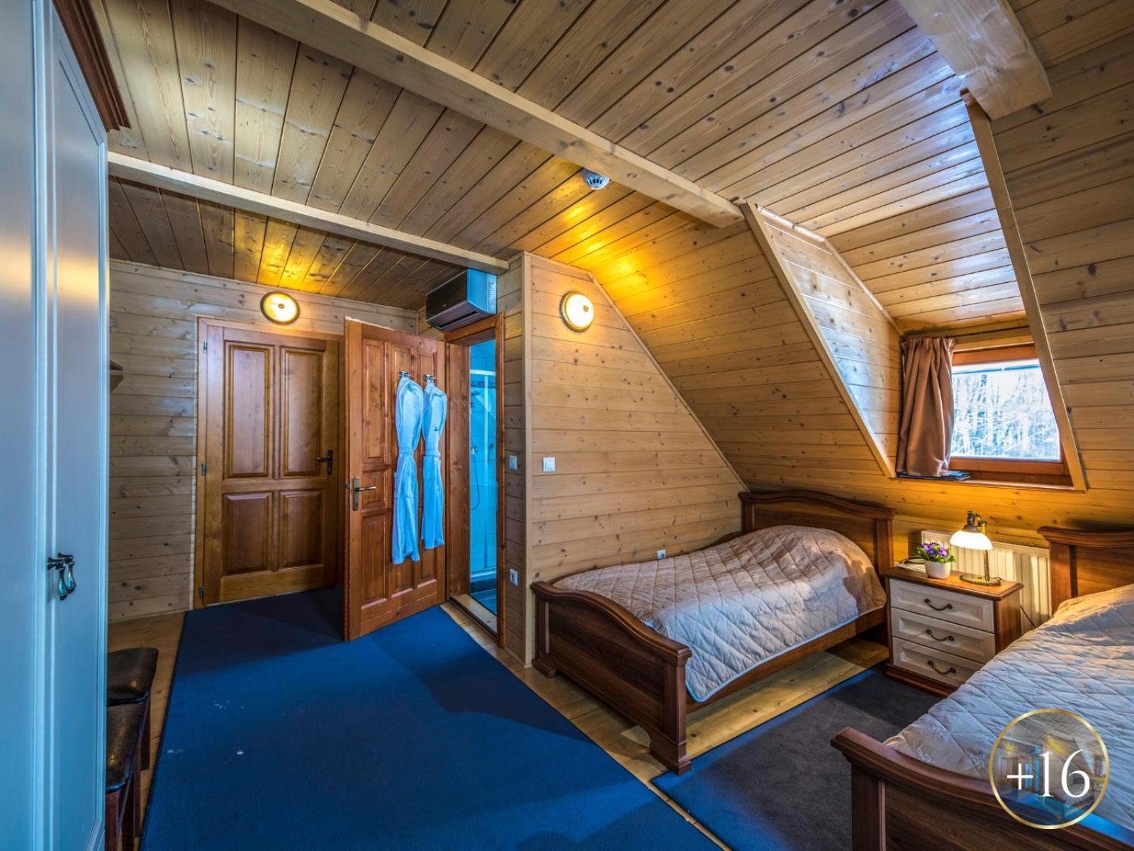 Szarvaskut Hotel Зирц Экстерьер фото